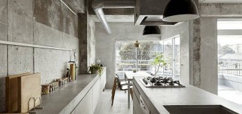 Кухня в стиле бетон и дерево в Верхней Салде